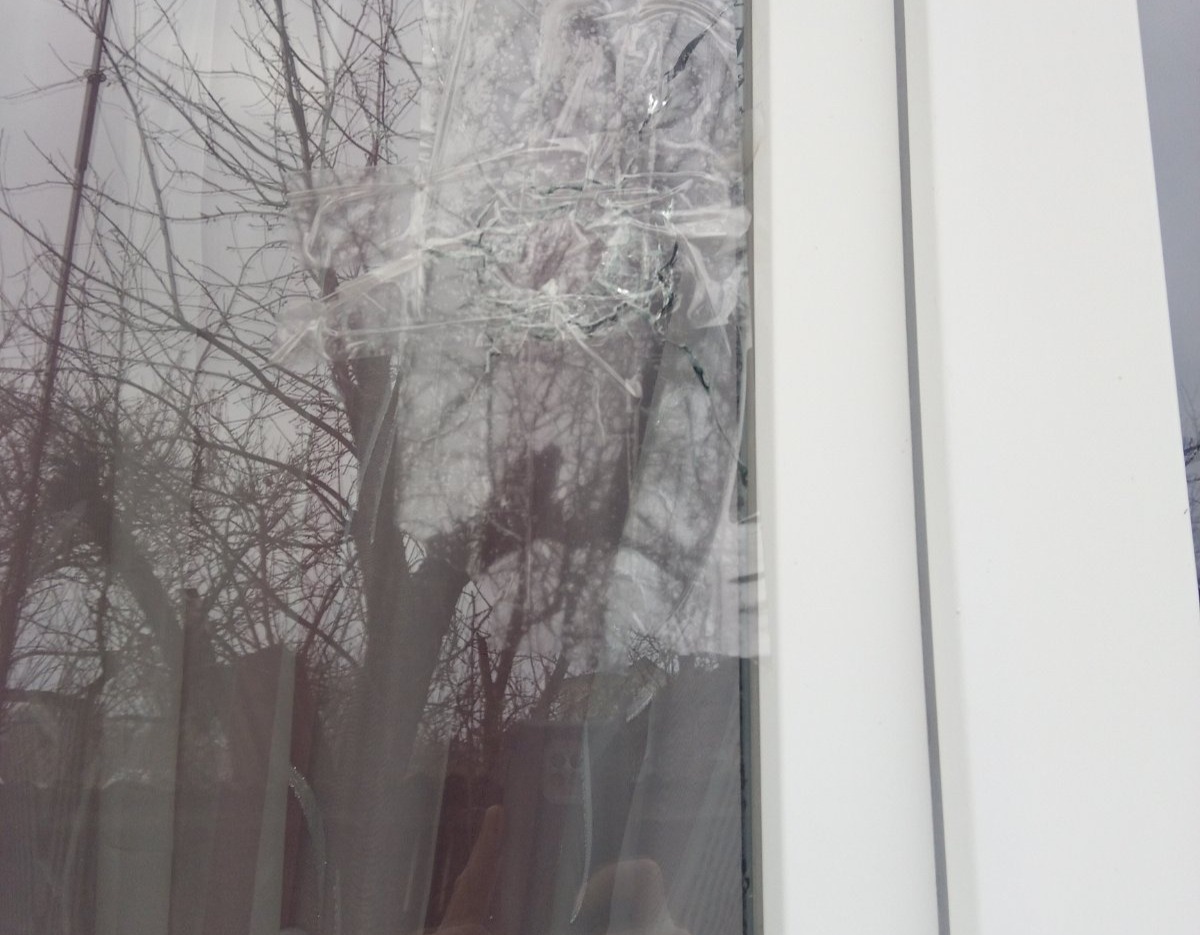 Внаслідок обстрілу постраждав будинок пенсіонера із Середино-Буди