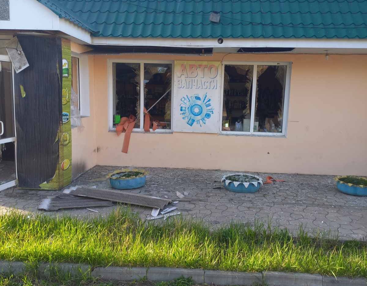 Чоловік який втратив бізнес та вимушений працювати двірником просить допомоги у відновленні дому