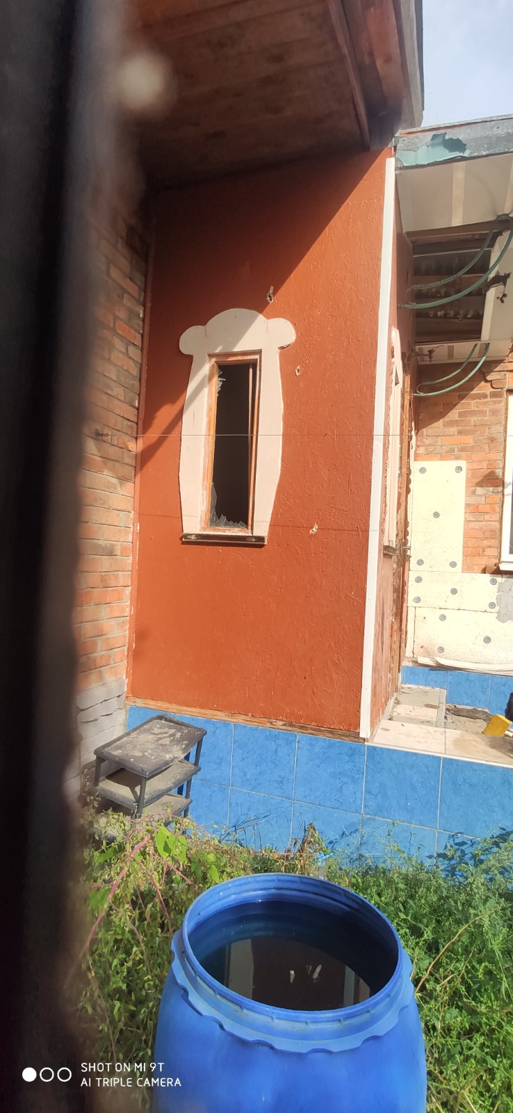 Сім'я переселенців хоче відбудувати свій дім і повернутися додому