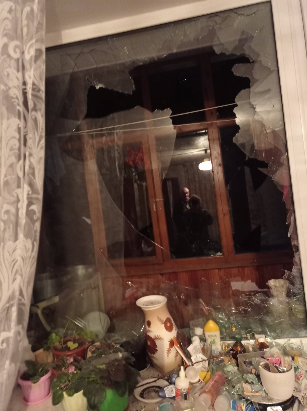 Вибило вікна 74-літній пенсіонерці