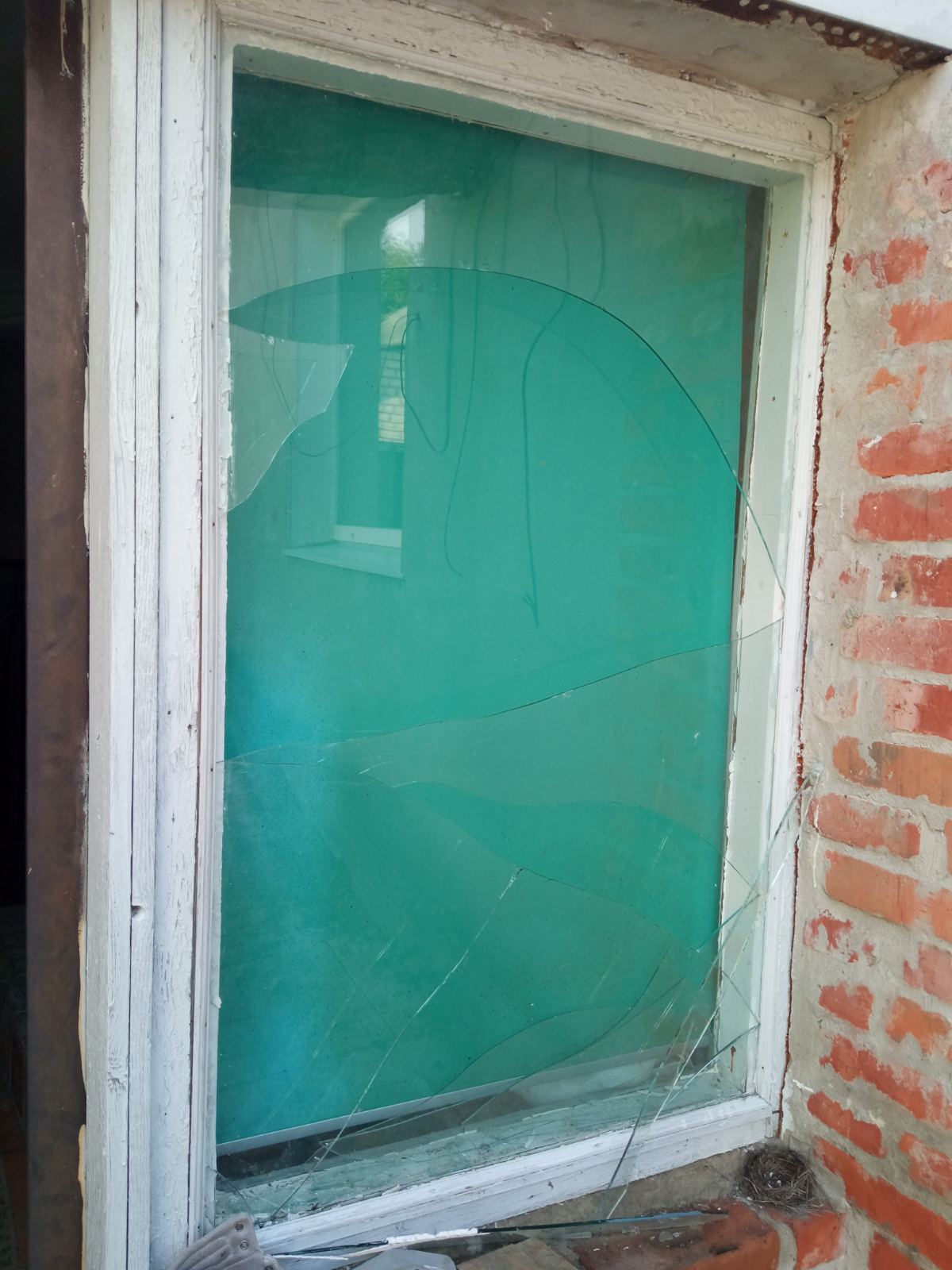 Ворог обстріляв вже третій будинок родини з Харківщини - потрібна допомога