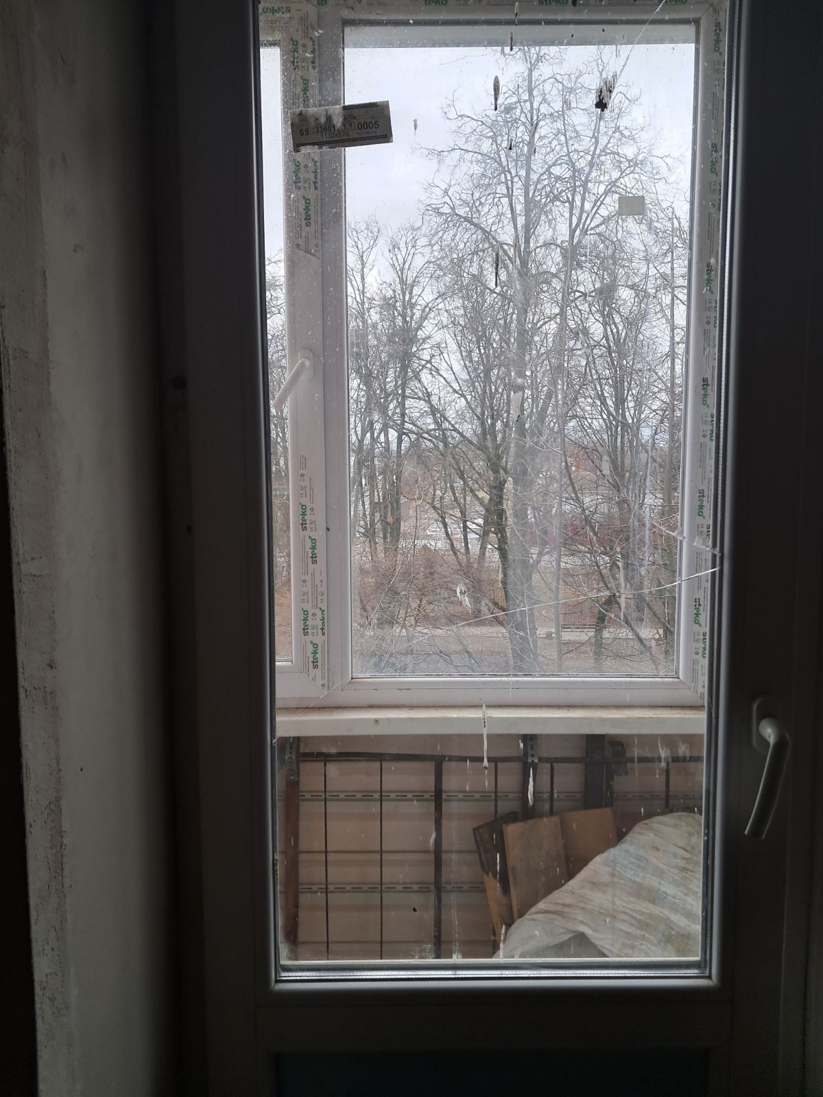 Квартира вчительки потрапила під обстріл втретє