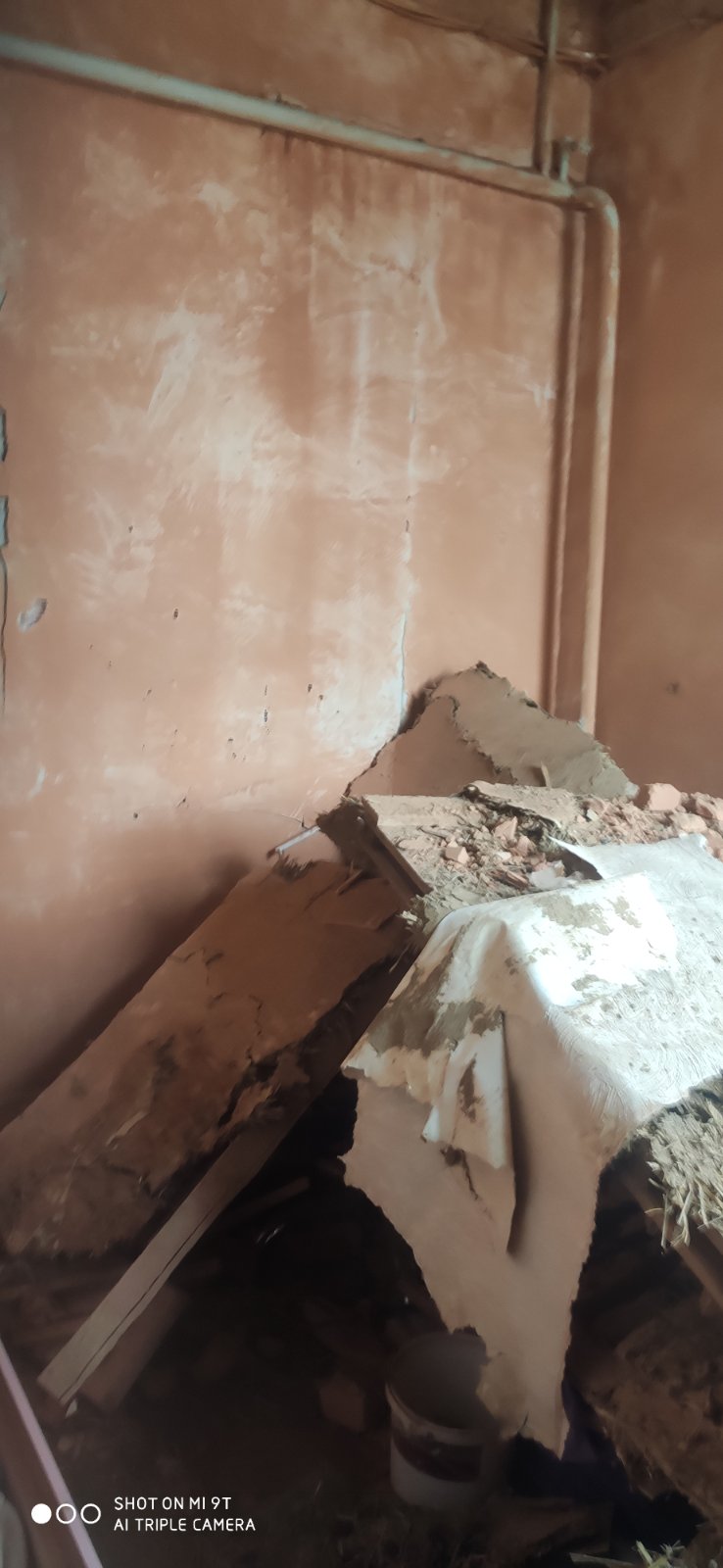 Сім'я переселенців хоче відбудувати свій дім і повернутися додому