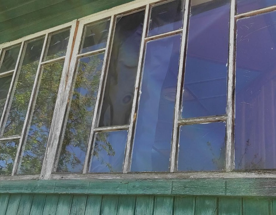 Внаслідок ракетно-авіаційного обстрілу міста Кролевець постраждав будинок родини