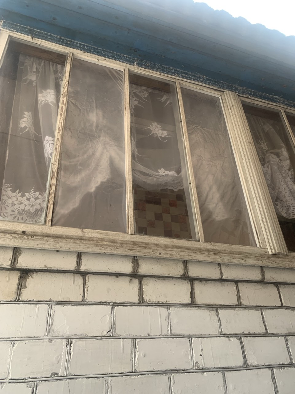 В Кролевецькій громаді Сумської області родина з малолітньою дитиною потрапила під обстріл