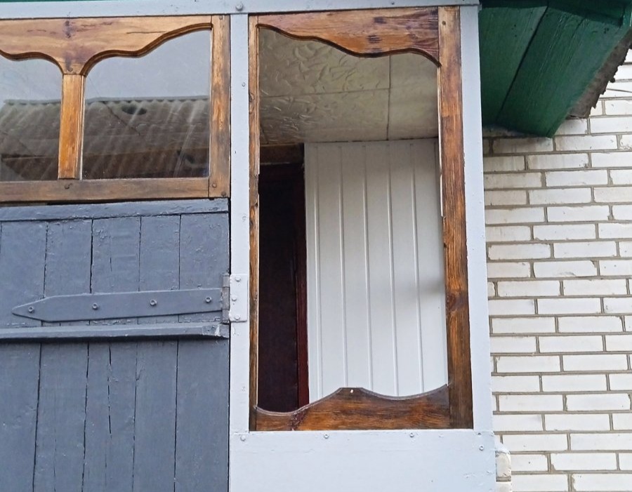 В 150 метрах від будинку розірвались 5 авіабомб