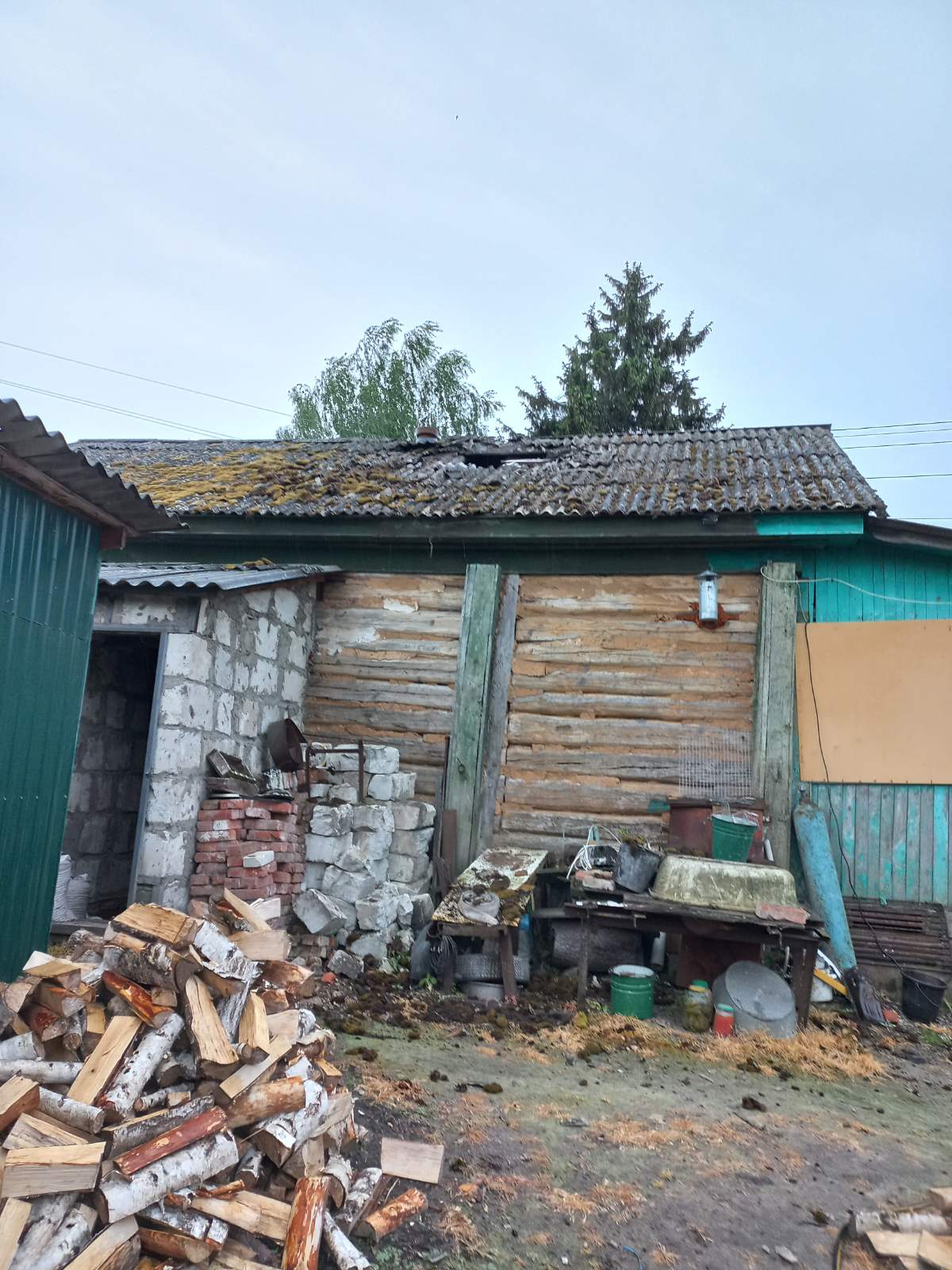 Пенсіонерці, що має інвалідність, російські обстріли пошкодили житло  