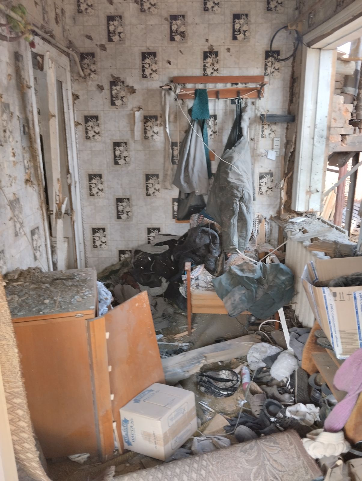 Пенсіонерка, чоловіка якої травмував ворожий обстріл, просить допомоги