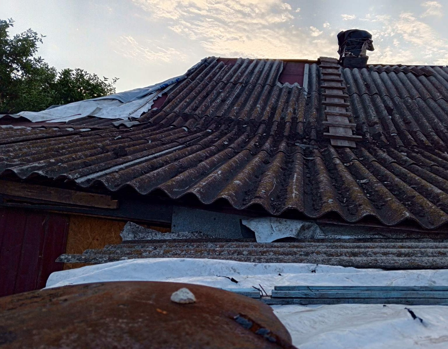 Пошкоджено 12 вікон у селищі на Білопільщині