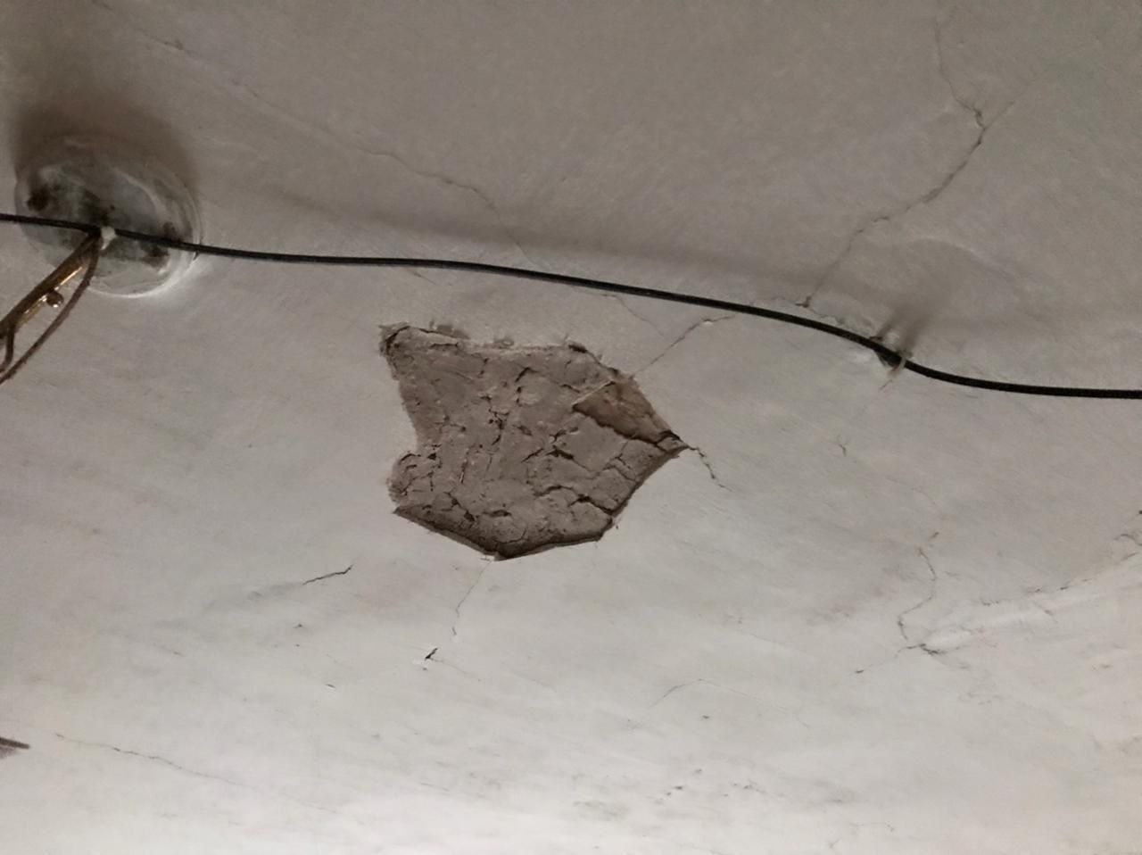 Подружжя пенсіонерів потребує допомоги у відновленню будинку