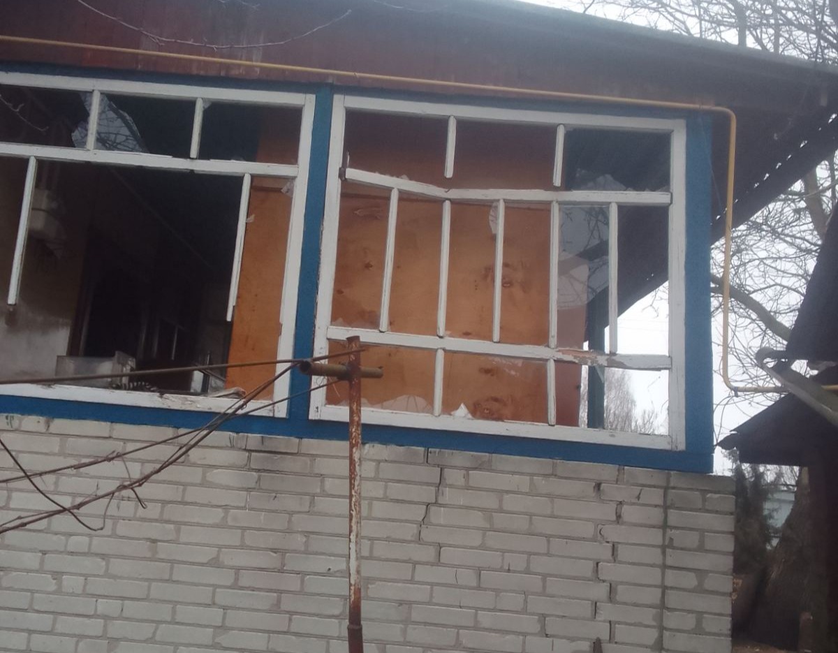 Будинок родини з Попівки залишилася без дванадцяти вікон і дверей