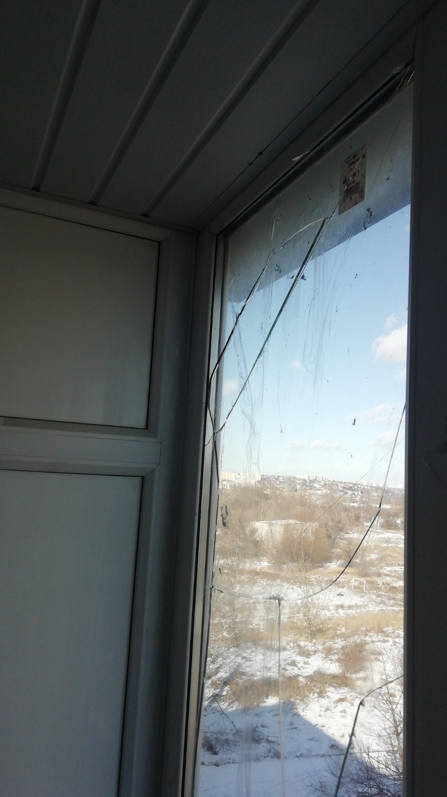 Родина з Харкова просить допомоги у заміні вікон