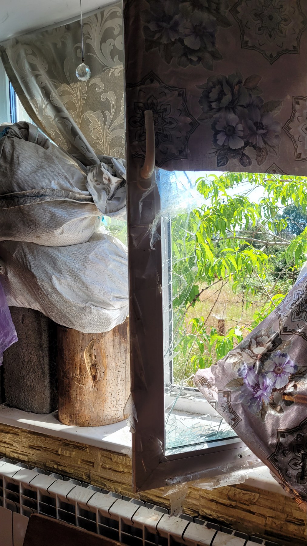 Окупанти зруйнували та розграбували будинок родини з Ізюму