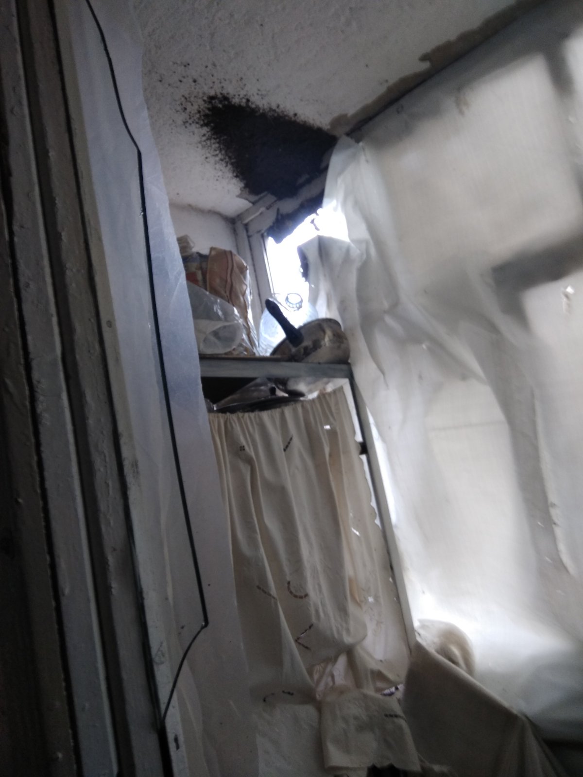 Пошкоджено квартиру родини пенсіонерів