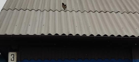 Пошкоджено дах будинку родини з Сумщини