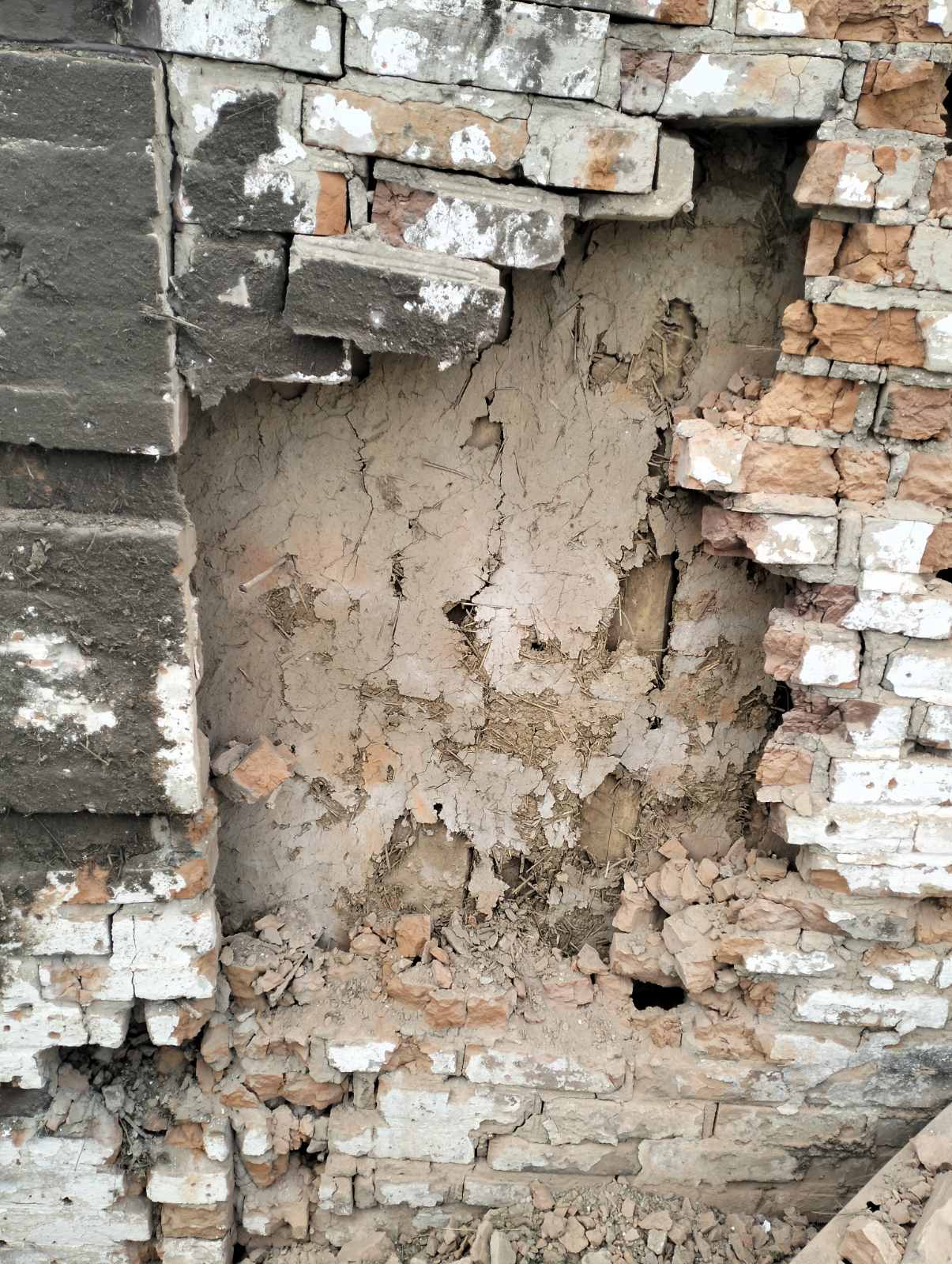 Чоловіку з Сумщини було пошкоджено 23 вікна