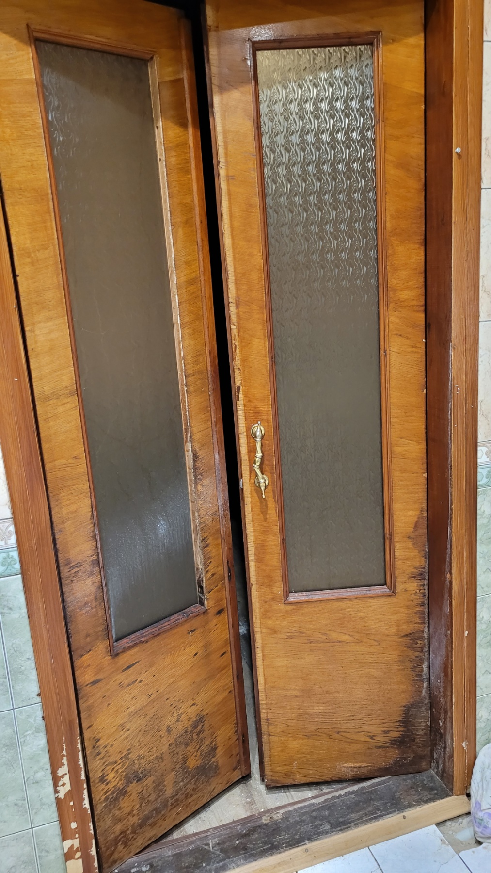 Окупанти зруйнували та розграбували будинок родини з Ізюму