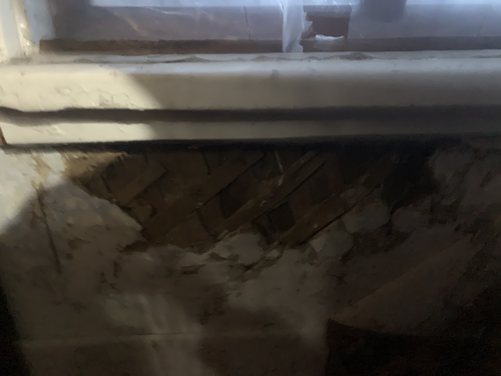 Одинокій пенсіонерці з Сумщини ніде жити - вона просить допомоги