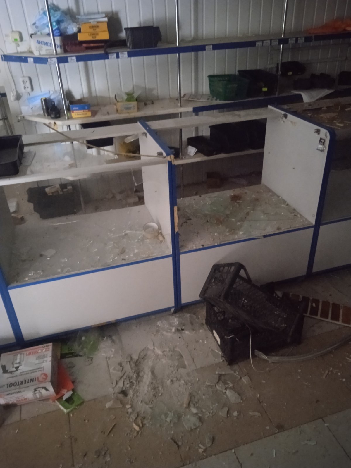 Три ворожі обстріли знищили магазин у Середина-Буді - потрібна допомога