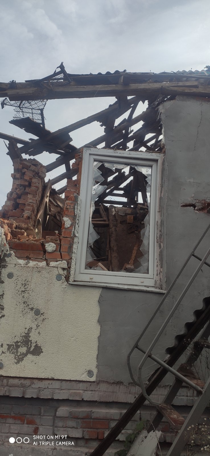 Сім'я переселенців хоче відбудувати свій дім і повернутися додому