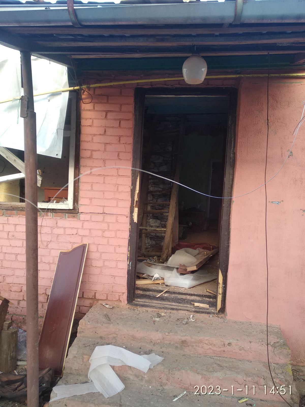 Окупанти зруйнували будинок військовослужбовця із Сумщини