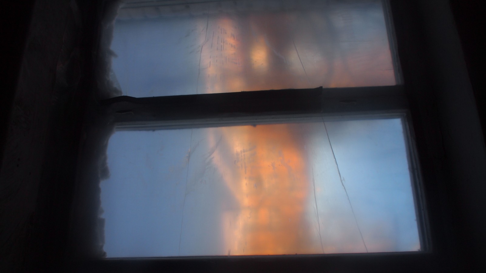 Родина зі Зноб-Новгородського мріє повернутись додому, але не має коштів відремонтувати житло