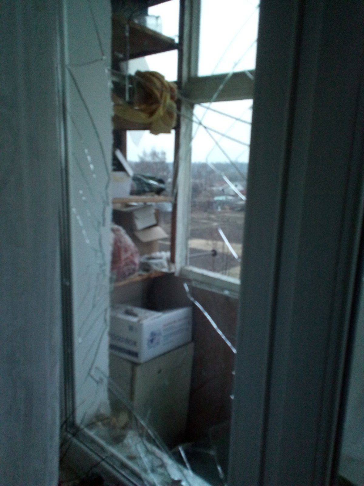 Чоловік із Середино-Буди, квартира якого зазнала значних пошкоджень, потребує допомоги