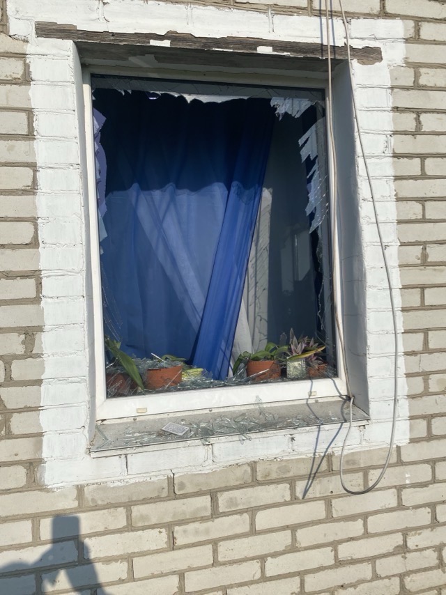 В будинку вчительки пошкоджено 100 м кв даху, вікна та двері