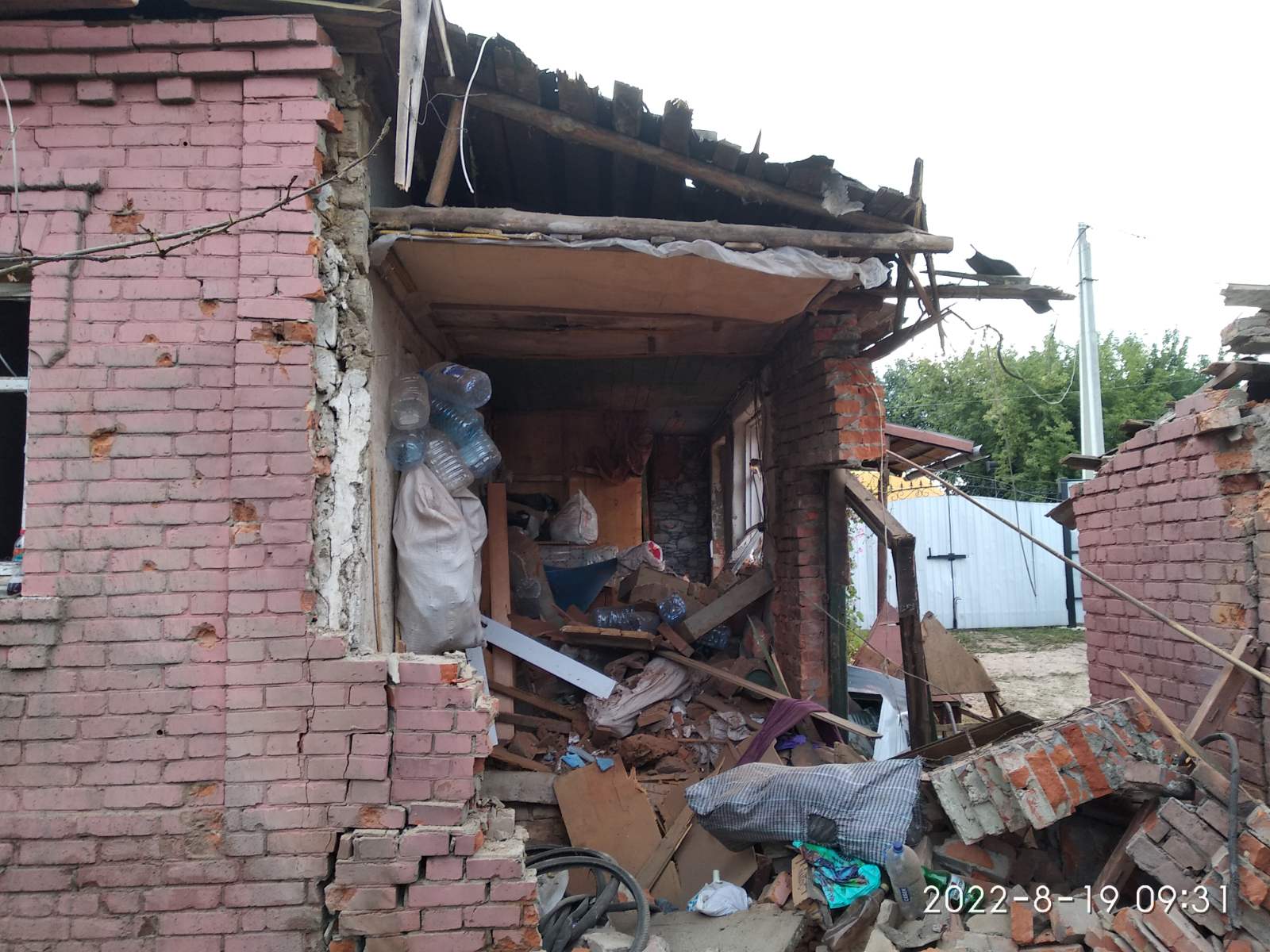 Окупанти зруйнували будинок військовослужбовця із Сумщини