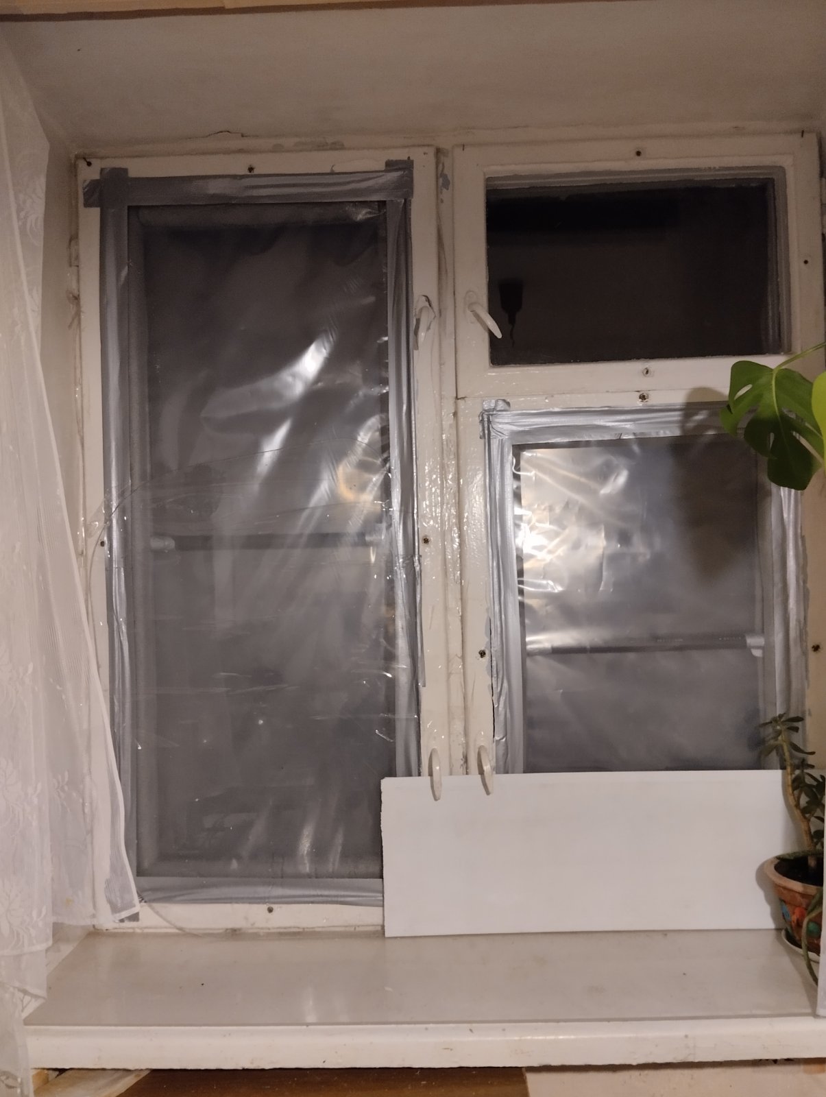 Пенсіонерці з Херсона потрібна допомога в заміні вікон