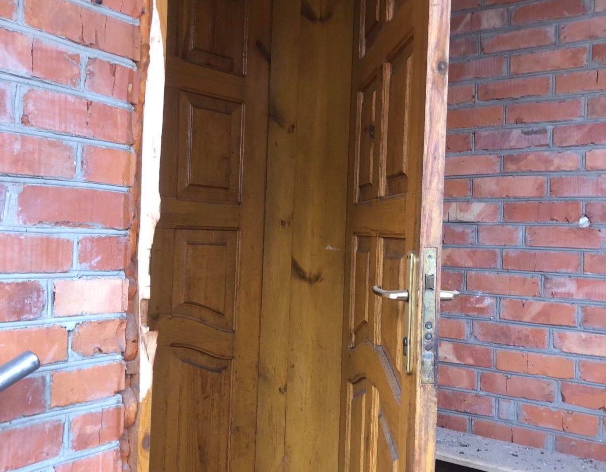 Вибило 4 вікна у квартирі мешканця Білопілля