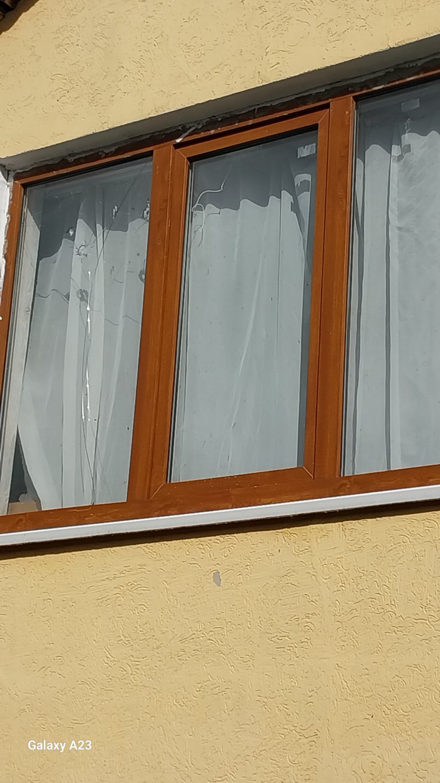 Дитячий будинок сімейного типу, в якому проживає дев'ятеро дітей, потребує допомоги на заміну двох вікон