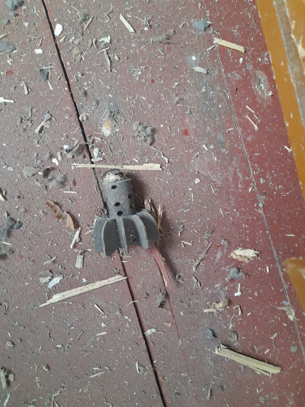 Снаряд пробив дах та розірвався у веранді будинку