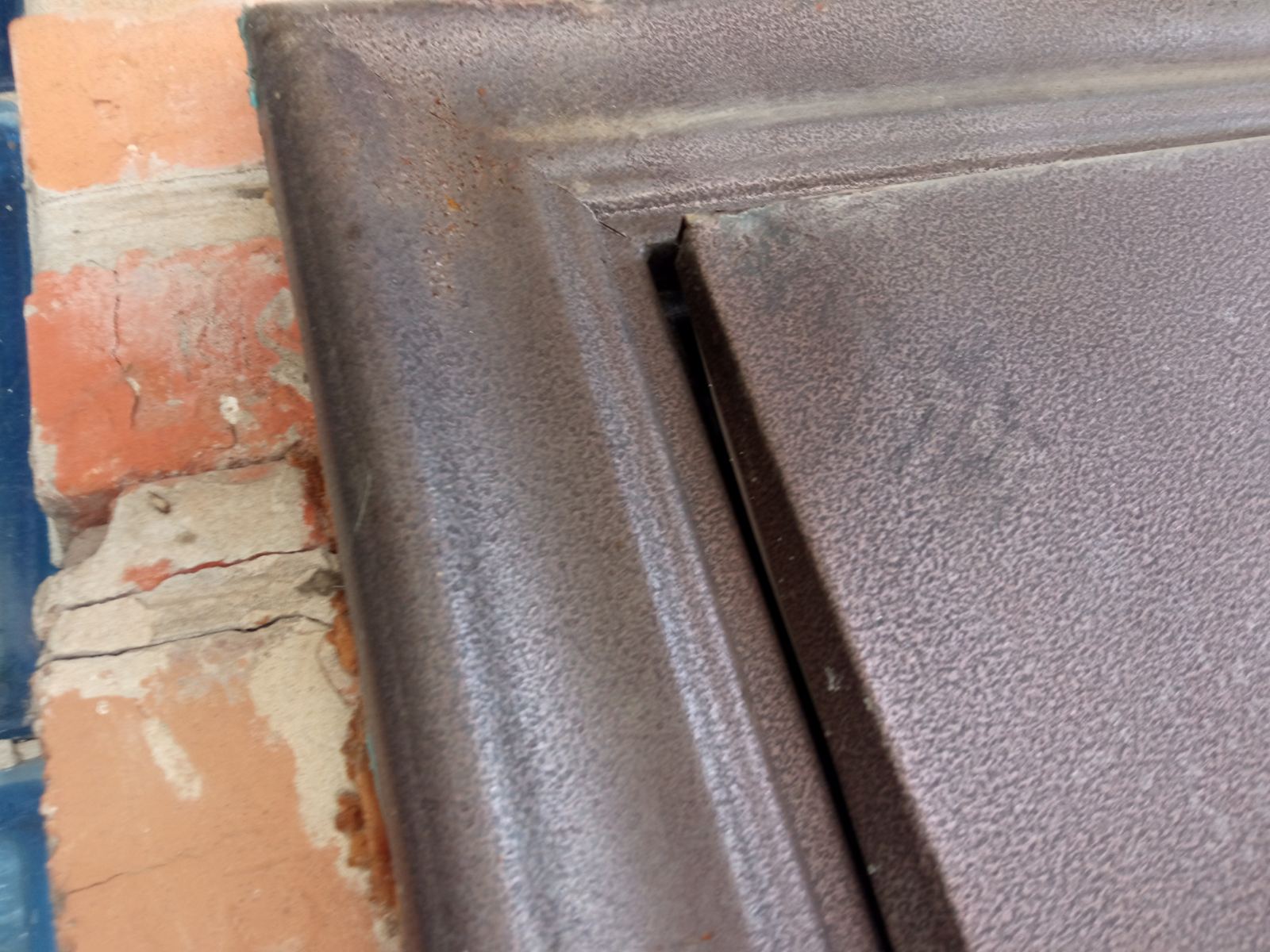 Ворог обстріляв вже третій будинок родини з Харківщини - потрібна допомога