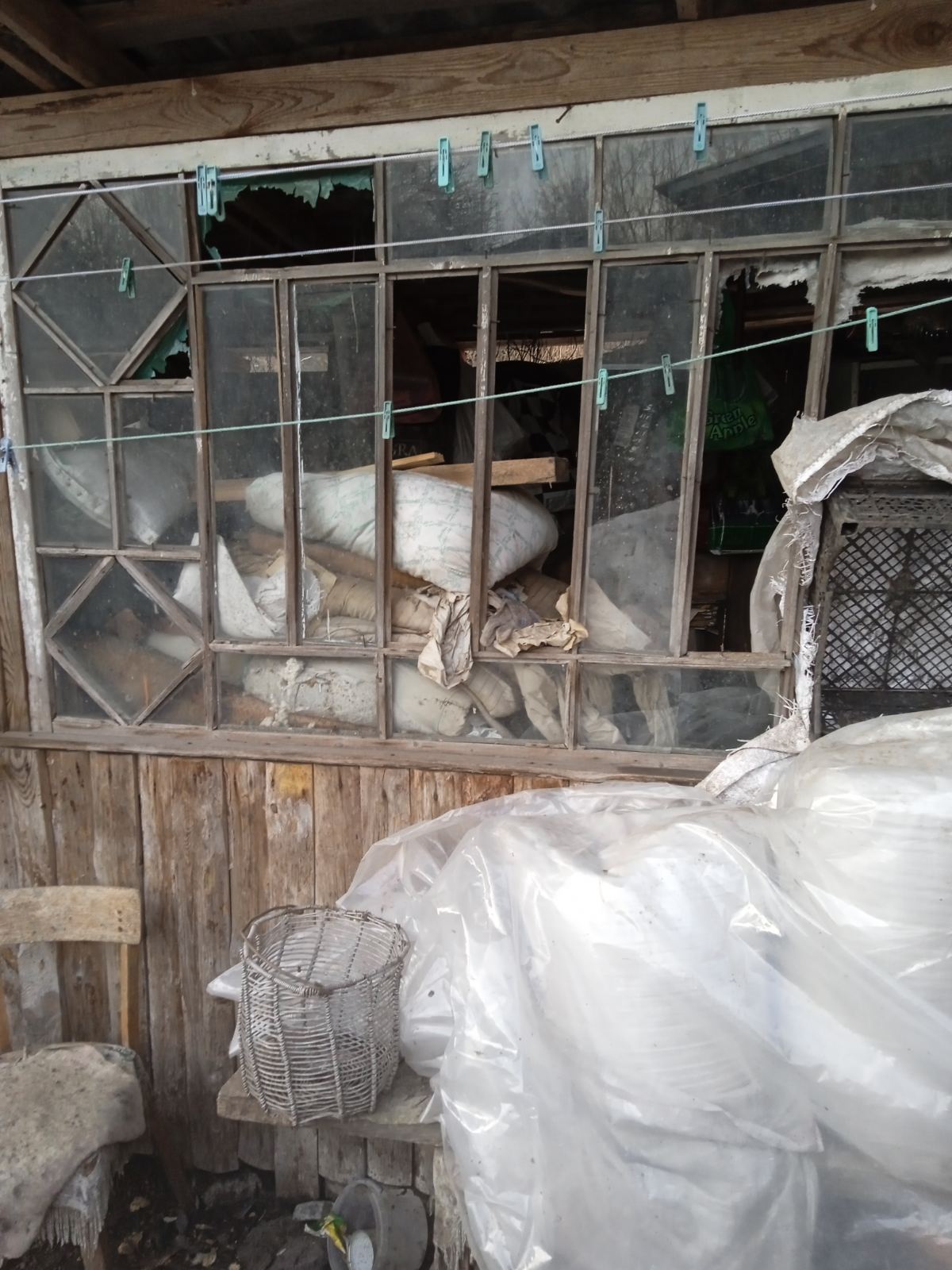 Хвора пенсіонерка залишилась без чоловіка та будинка через війну