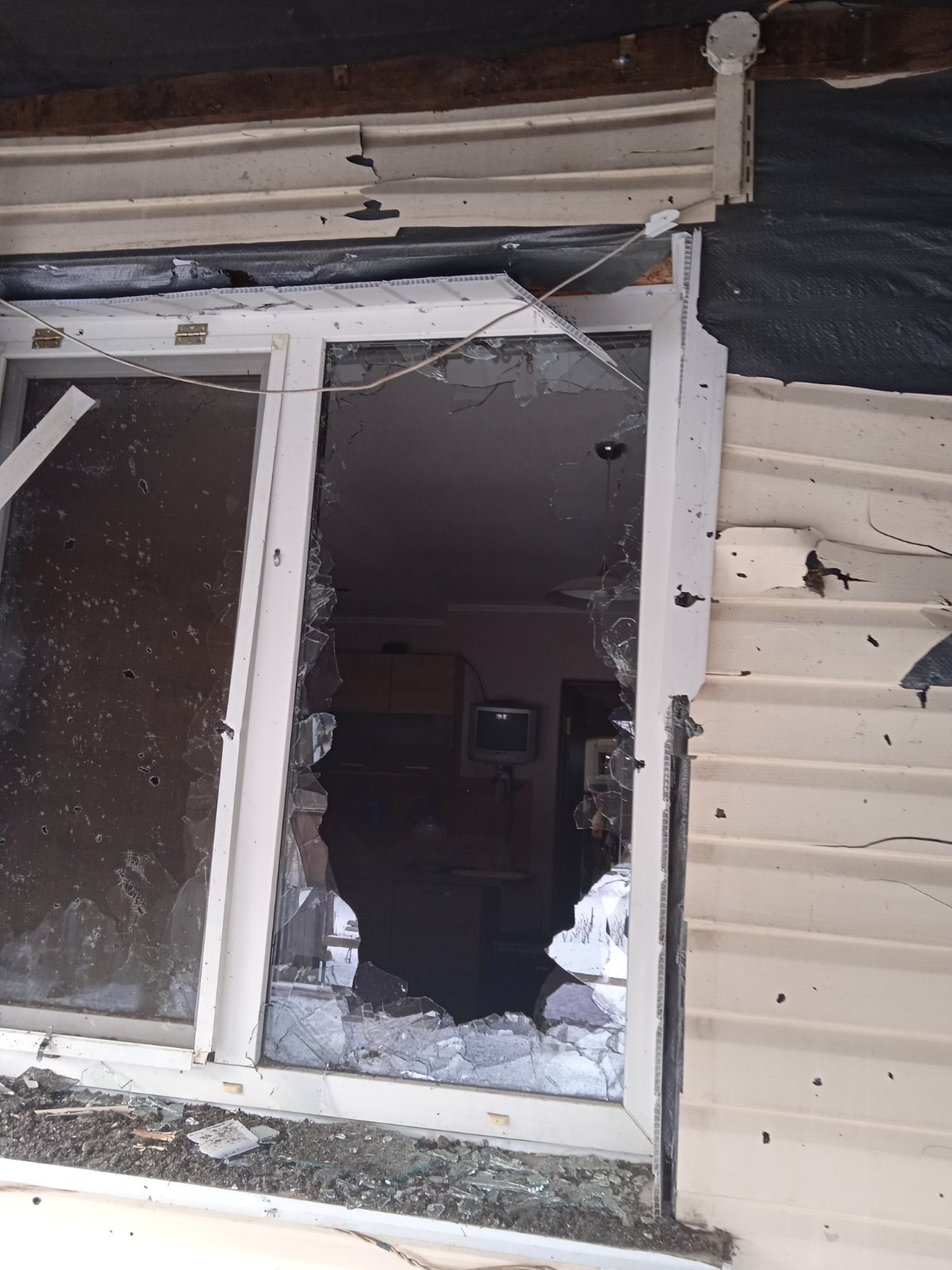 Пошкоджено будинок мами з двома дітьми