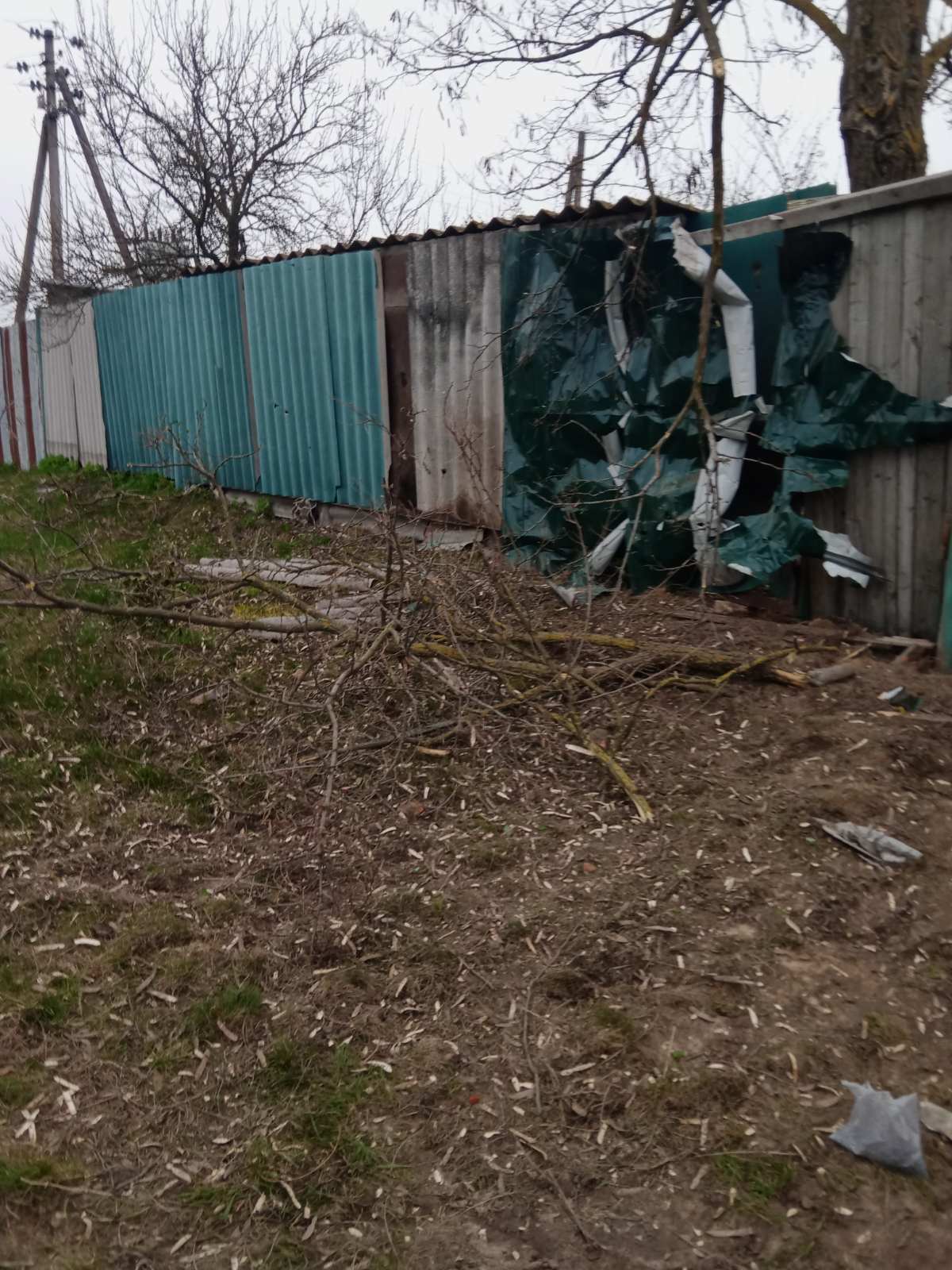 Родина вчительки з Миропілля мешкає в пошкодженому будинку