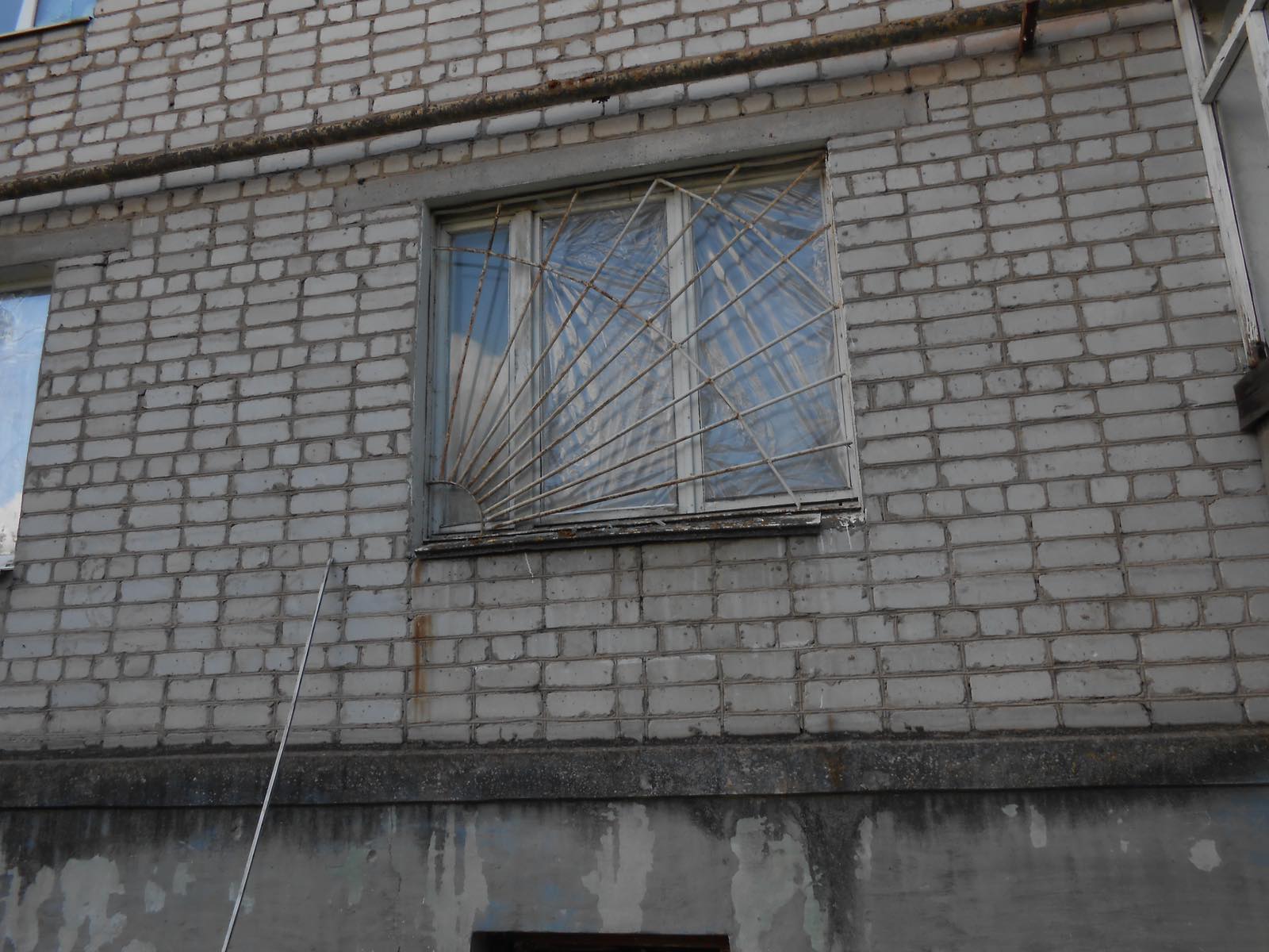 Квартира пенсіонерки непридатна для проживання 