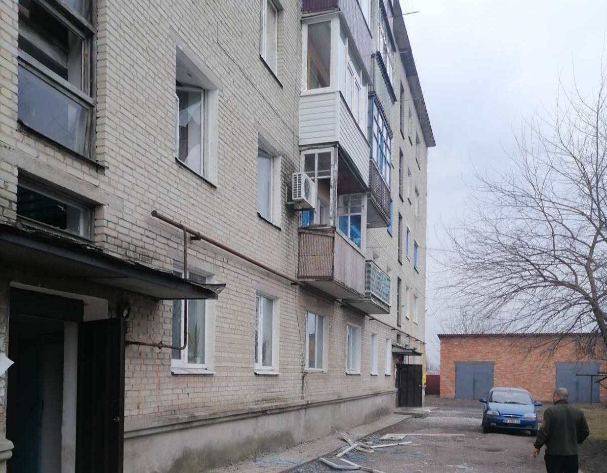 Квартира пенсіонера з Білопілля двічі страждала від обстрілів