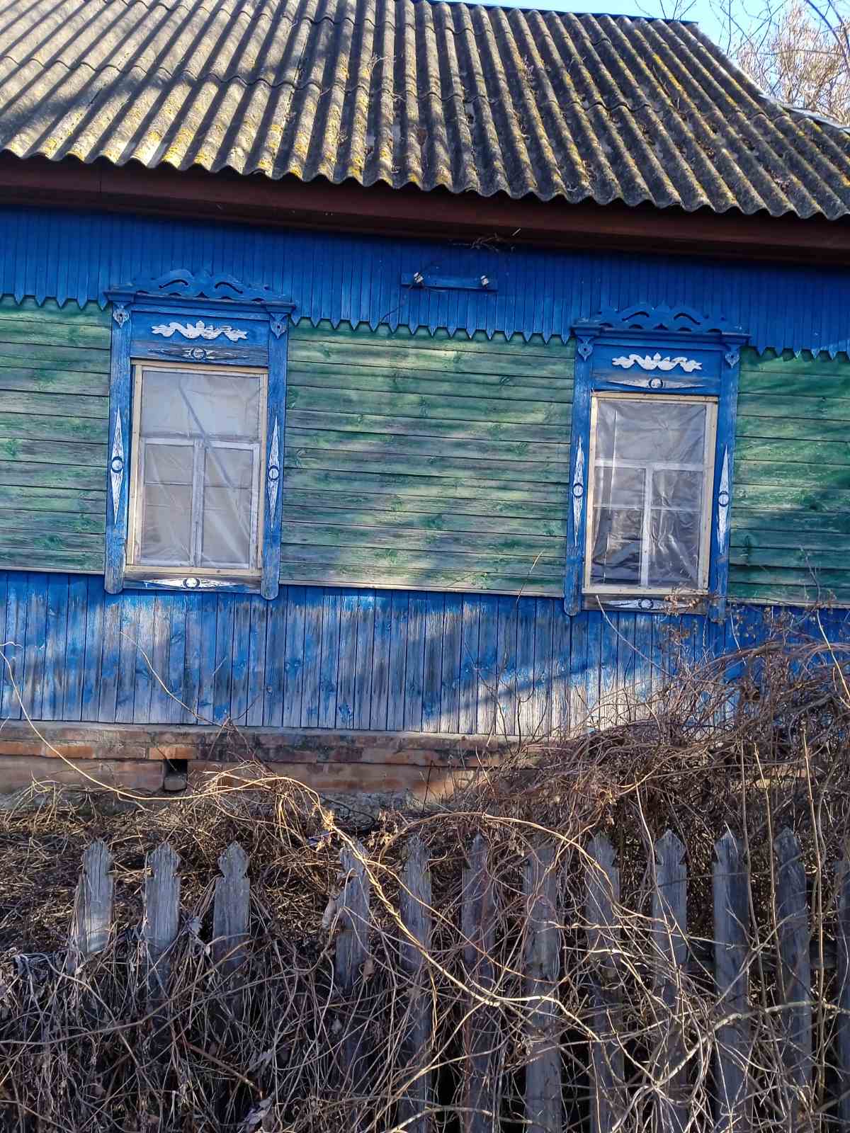 Чоловік, що доглядає за дружиною з інвалідністю просить допомоги