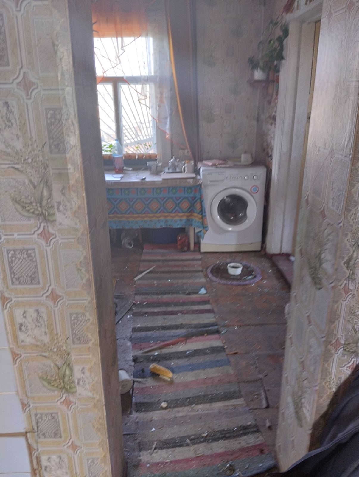 Пенсіонерка, чоловіка якої травмував ворожий обстріл, просить допомоги