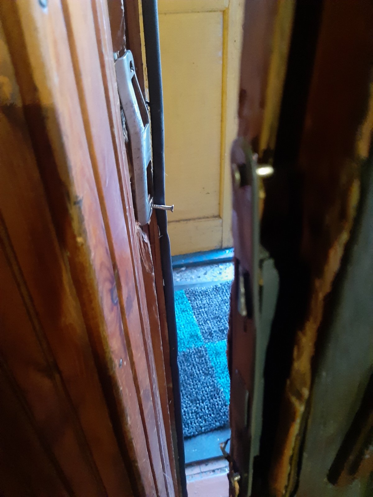 Через ворожі обстріли будинок 81-літньої жінки у непридатному для життя стані