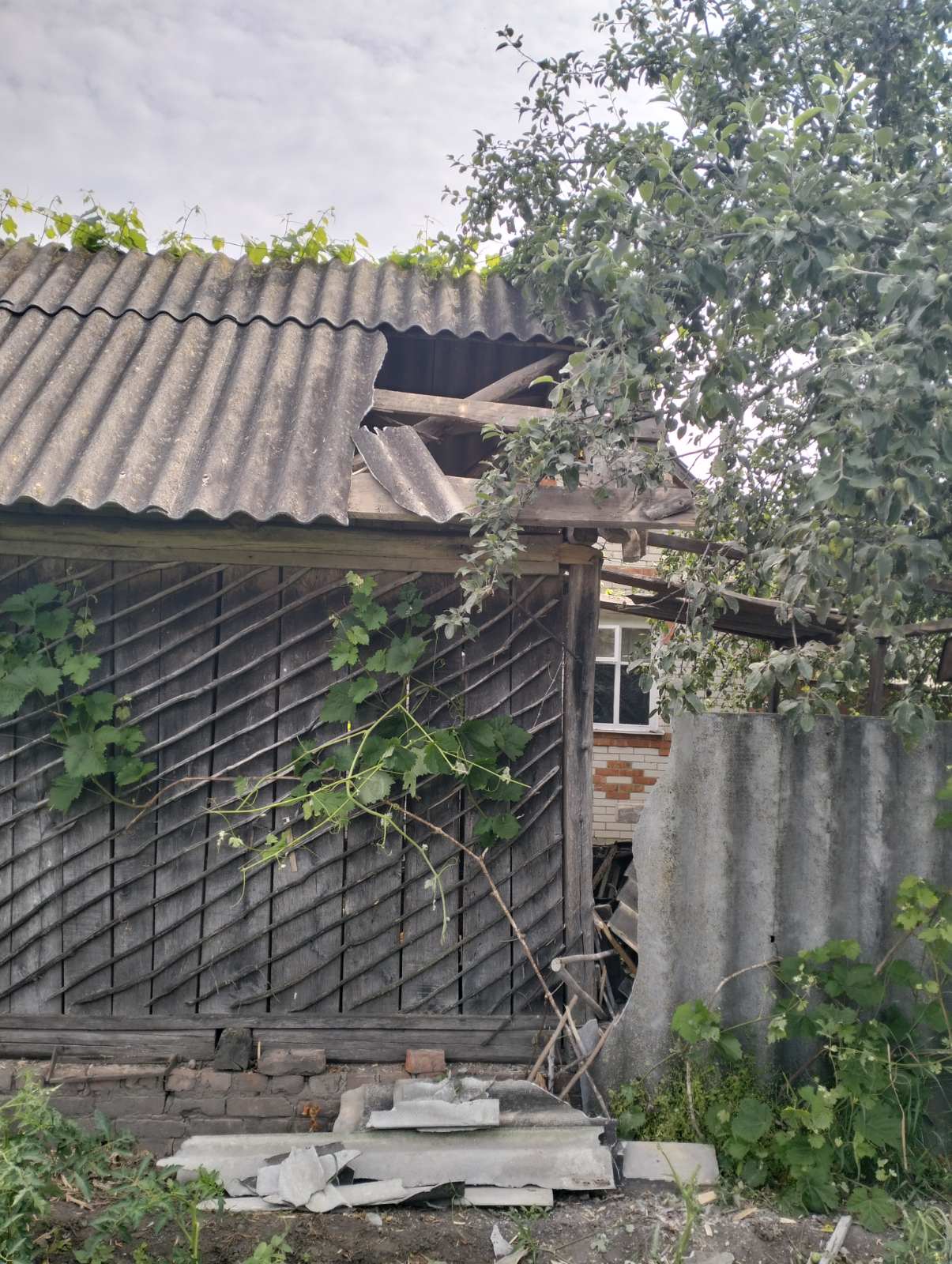 Чоловіку з Сумщини було пошкоджено 23 вікна