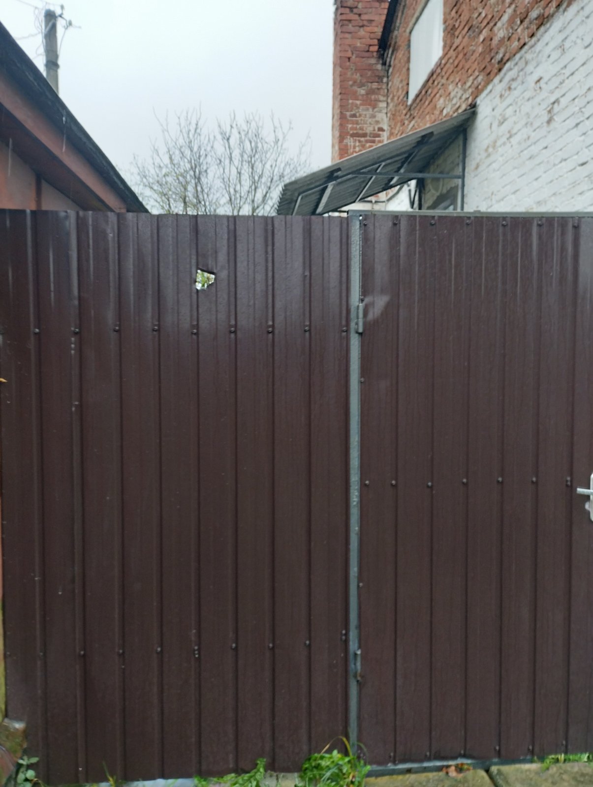 Пенсіонер з інвалідністю потребує допомоги