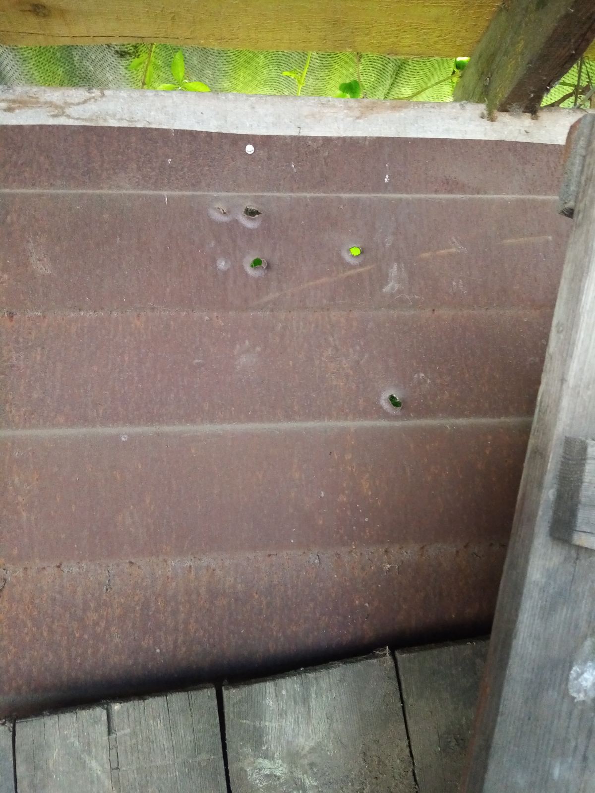 Ворог ударив біля будинку соціальної працівниці - жінка просить допомоги