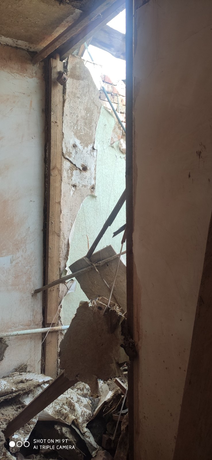 Сім'я переселенців хоче відбудувати свій дім і повернутися додому