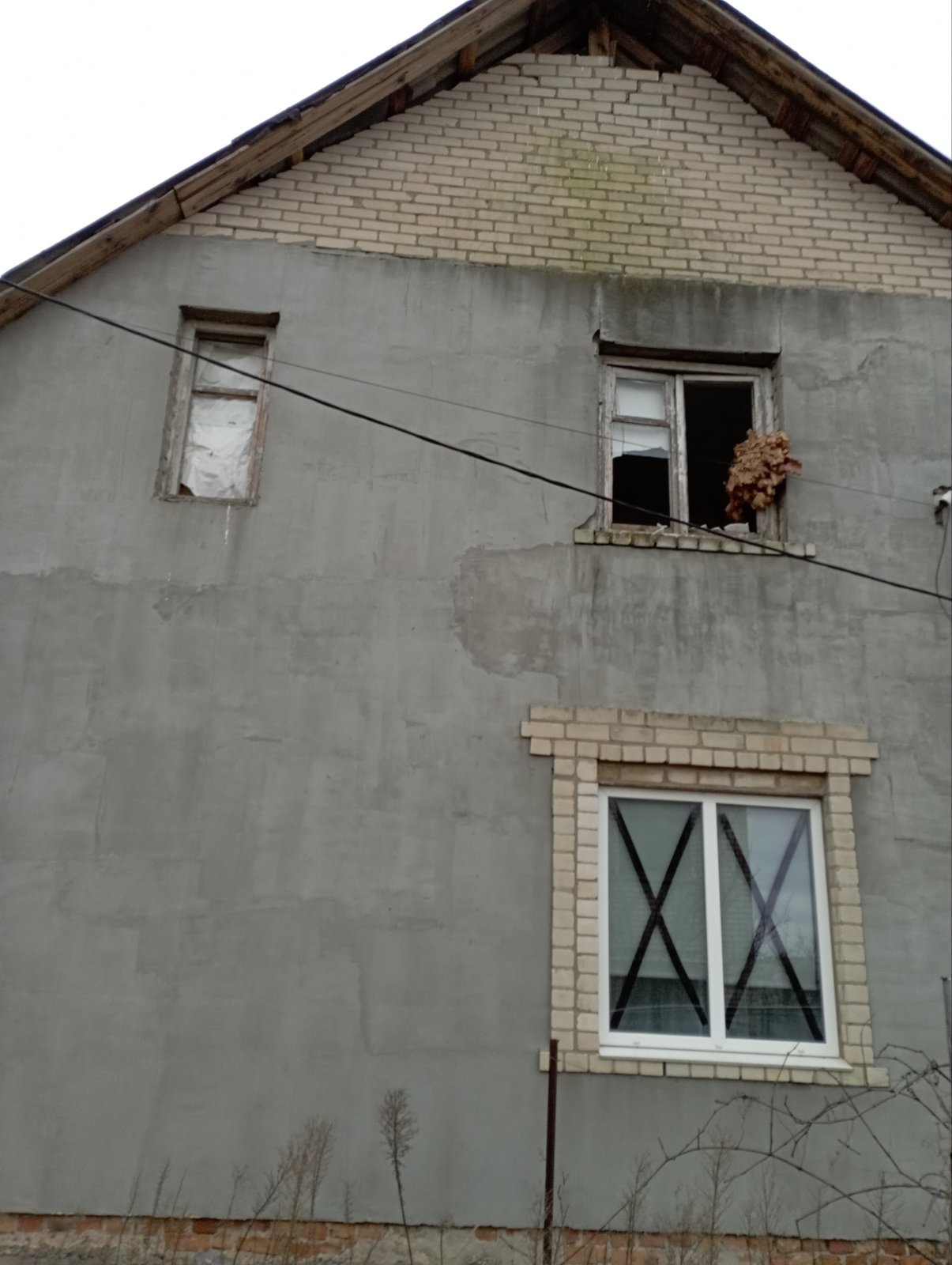 Вщент зруйновано будинок родини з Херсонщини