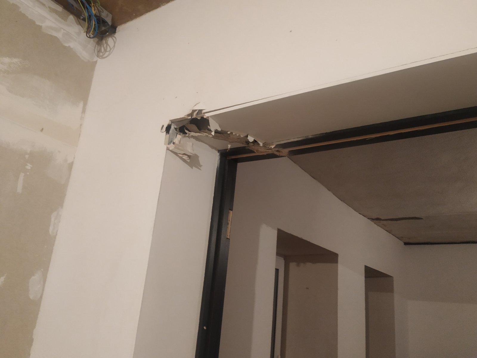 Жінка з інвалідністю мріє відбудувати і повернутись в рідний будинок