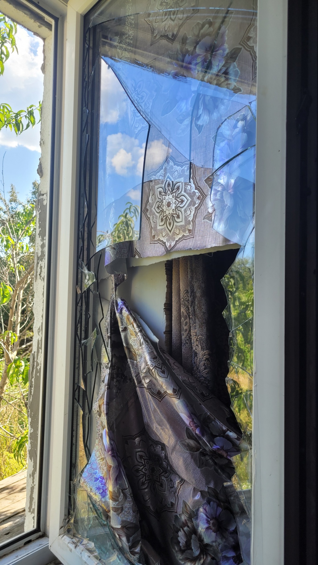 Окупанти зруйнували та розграбували будинок родини з Ізюму