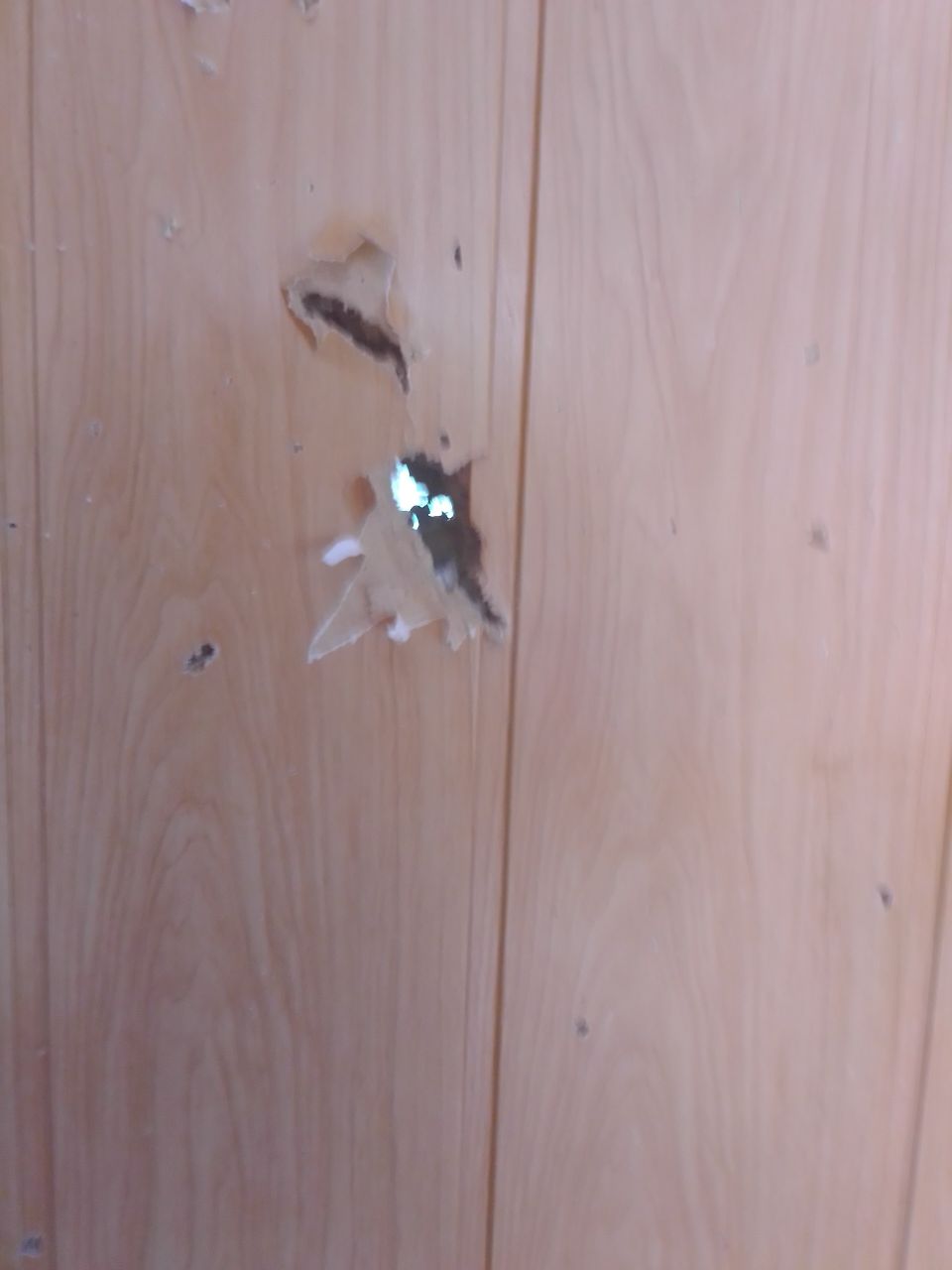 Зруйновано будинок родини військового з маленькою дитиною